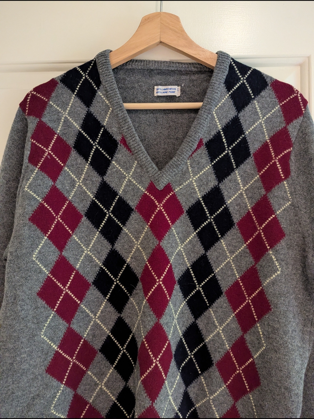 Gray Argyle V-Neck Sweater Burgundy Black Diamonds 100% Wool Preppy 90s Grunge - Picture 6 of 10